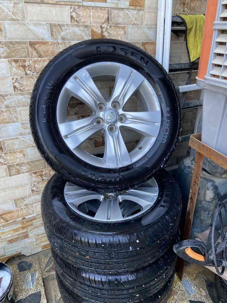 السلام عليكم شباب تخم تاير ويل حجم 17جدد تايرات صارلهن 15 يوم من شديتهن ***********
