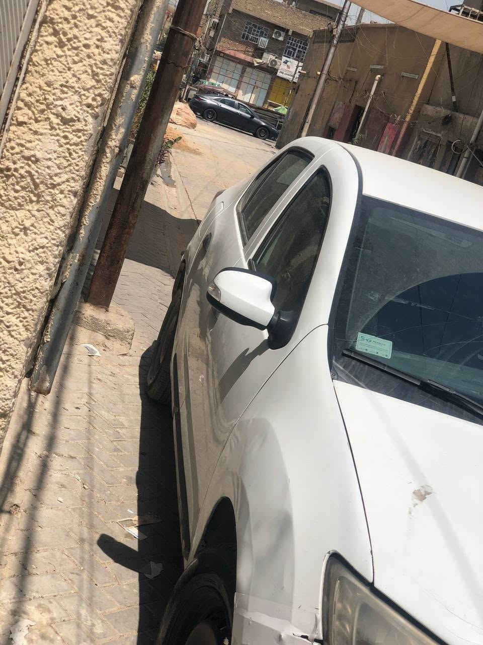 السلام عليك رينو سمبل موديل2019 السيارة بيها صبغ بربع الجاملغ والبنيد اربع اصابع مصبوغ السيارة حرة ما مطلوبة للمصرف السيارة ما مرقمة تريد ابيعلك مرقمه تريد ابيعلك بدون رقم 
مكان السيارة بغداد مدينه الصدر 
الاستفسار ***********
***********
