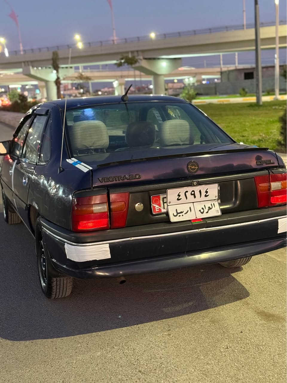 السلام عليكم 
أوبل فكترا موديل 1993 محرك 20 سيارة تبريد بلاد كير محرك كهربائية كلها بالشرط صدر امامي خلفي بالشرط تخم تاير جديد بطاريه جديد رقم أربيل سنوية منتهي سنه دفتر بانزين بيها صاحبها الشرعي بكركوك شرط تحويل سيارة ما بيها تعمير ابد كلها بلادي حته هلال بلادي سيارة حيل ناعمه او حلوه للبيع او المراوس حسب القناعه سعرها 43$ بيها مجال للطيبين اي استفسار خاص او اتصال*********** كركوك, العراق
