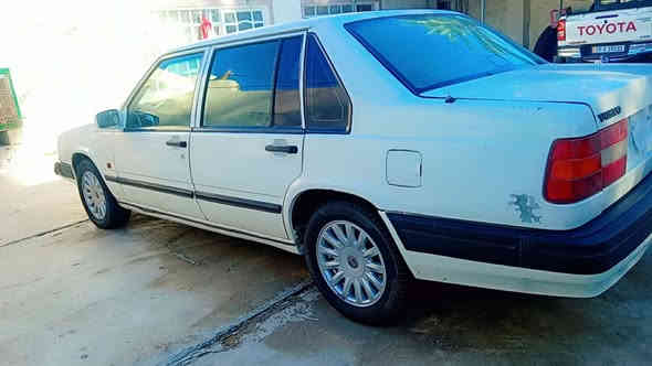 السلام عليكم فالفو للبيع حجم 940 موديل 93 مكينه بلاديه ويلات مال 97 ارقام انكليزي تبريد ابلادي كهربايات كله شغلاه سياره مكفوله كفاله عامه للاستفسار ***********
