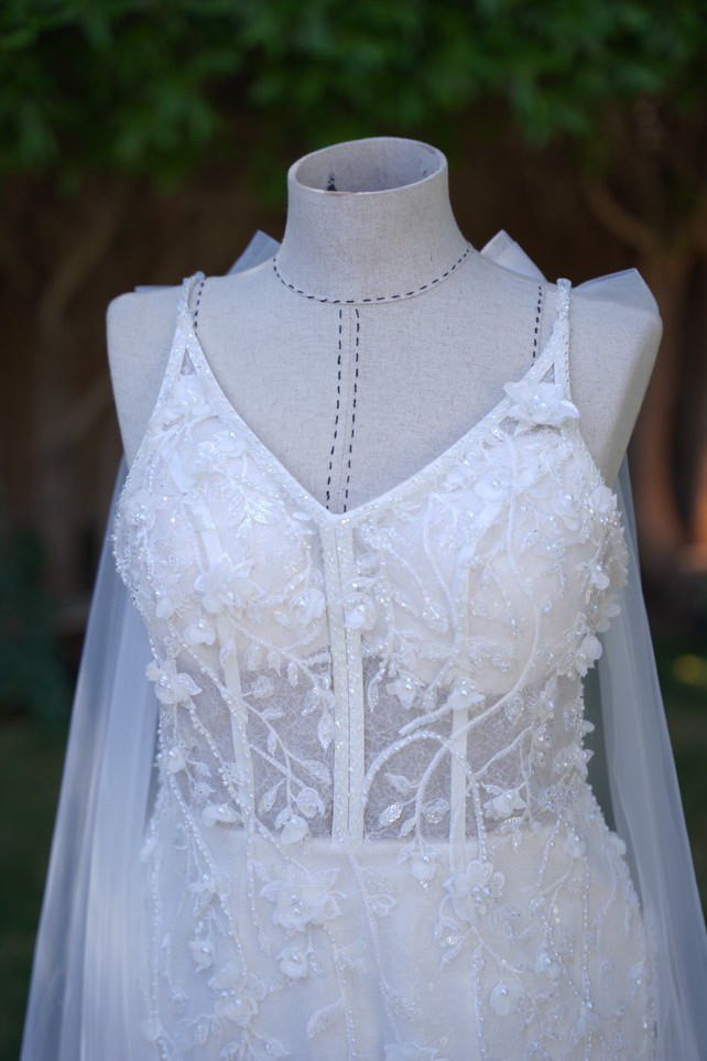 السلام عليكم، بدلة عرس ٢٠٢٣ مستعملة ٤ ساعات مغسولة ومضمومة بيها قيطان وسحاب تلبس قياس ٤٢-٤٤ 
السعر ٢٩٠ الف وبيها مجال.


**إذا كنت صاحب هذا الإعلان وتريد حذفه لأي سبب، رجاءا أرسل رسالة إلى الدعم الفني**