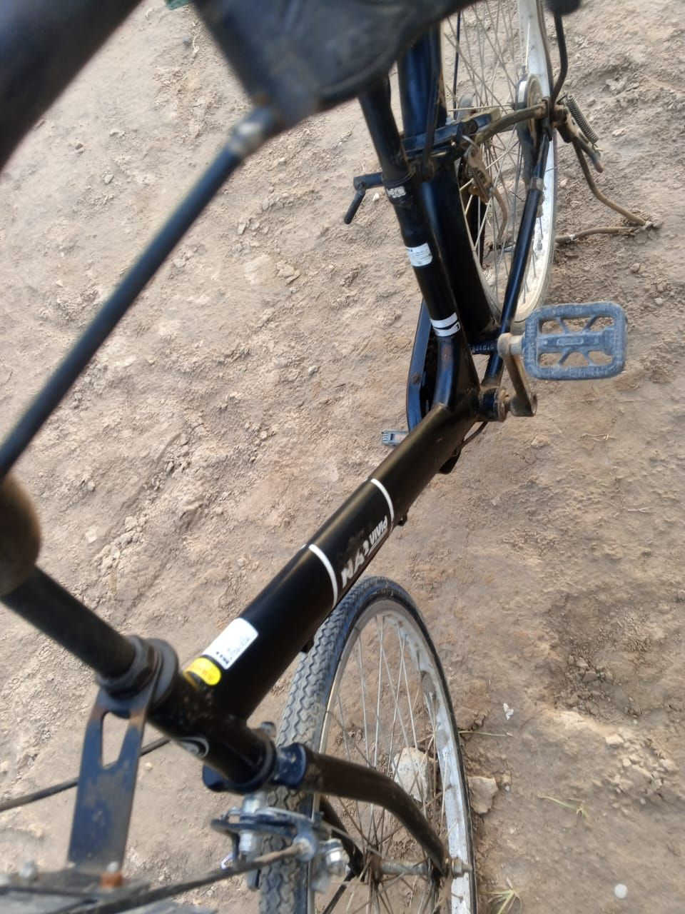 السلام عليكم دراجه شحن للبيع ٦بطاريات انظاف ويل ذهبي يدات بريك ذهبي] وباسكل للبيع نظيف ***********
