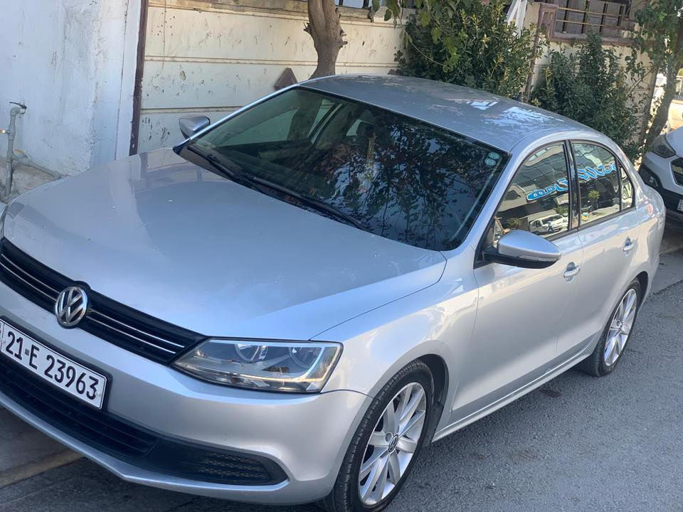 جيتا 2014 خليجي محرك 2000 السونار كدامك سيارة احلى من الصوره صدر تخم تاير كلة جديد #سعر 118 وبيها مجال 
#مكان ديالى 
#الهاتف ***********
