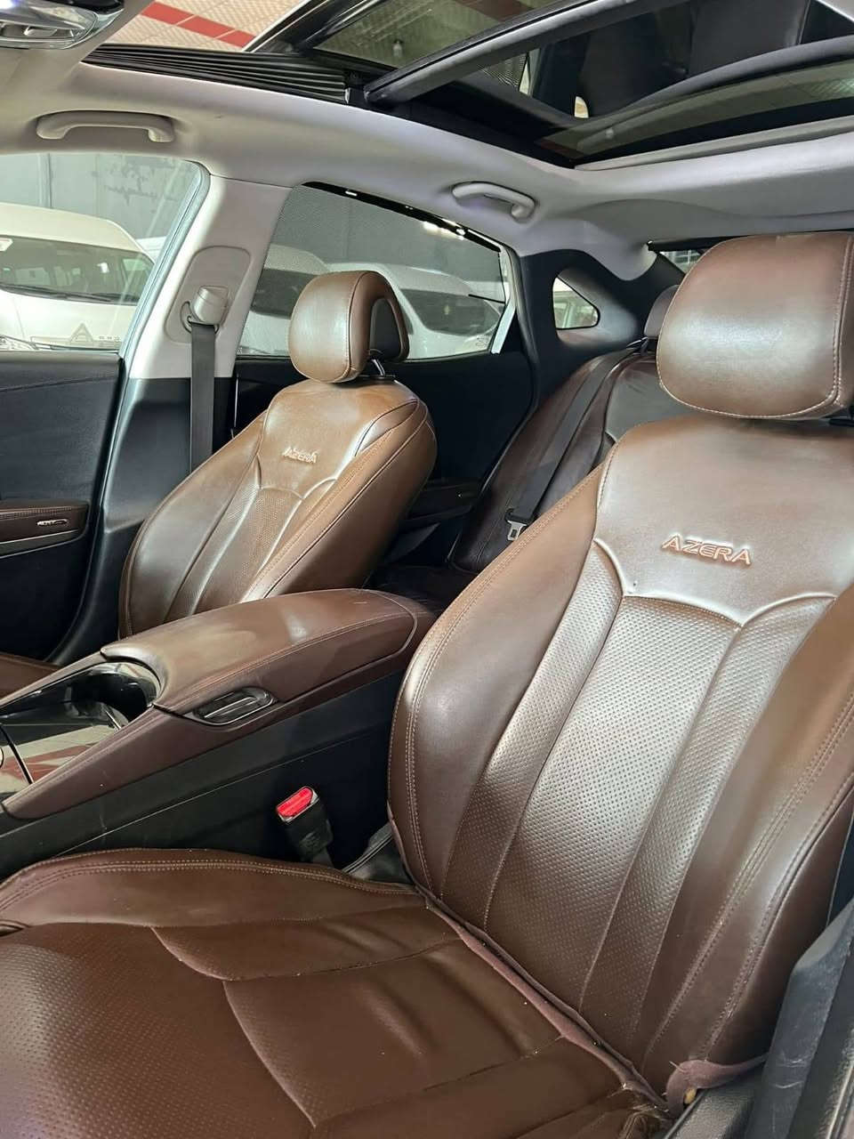 السلام عليكم
هونداي ازيرا موديل ٢٠١٥ فول مواصفات 
بصمه ابواب وتشغيل 
بانوراما طكتين 
كشنات جلد
تدفئه  كشنات
قطعتين تبريد 
تحكم كشنات منفصل بل ابواب 
برده خلفيه كهربائيه 
بردات جانبيه خلفيه 
مري شفط نظام ترحيب
مري قلاب..............
عنده تقرب اناره داخليه 
لدات خلفي 
حساس امامي خلفي 
لد مري جانبي 
حساس خلفي امامي 
يدات نيكل إشارات ترحيب جانبي 
دبل كزوو خلفي 
ويل كب 19
حدادة جديدة وتخم تاير جديد 
محرك 3300 / 6V المرغوب 
السيارة رقم نجف نكيلزي مداور ثاني يوم  ومكان السيارة النجف
وارد خليجي  جاملغ خلفي من جهة السائق مصبوغ
السعر 135 ورقة وبيها مجال
أو مراوس ب ملكه اصولي شرط رقم الماني أو نكليزي 

هذه رقم صاحب السياره اني مكلغ  بل نشر ‏‪‪0781 999 7516‬‬‏
