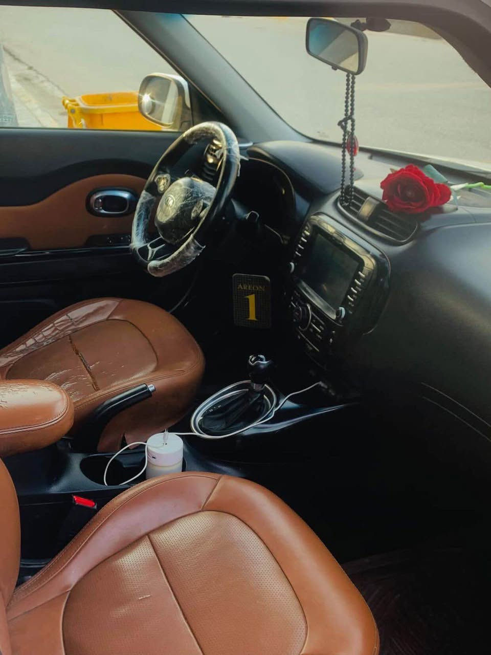 صول موديل 2017 ماشيه 95 الف امريكي حادثه جاملغ وخشم البنيد محرك 2000 باقي البدي كفاله عامه فول مواصفات عدى الفتحة 
بصمه شاشه كامرة دوارة رادارات تحديد مسار كشنات جلد كشنات كهرباء تدفئه تبريد بالكشنات وبيه بعد هواي مواصفات السعر 122 وبيه مجال 
مكان السيارة كربلاء طويريج 
للستفسار *********** كربلاء, العراق
