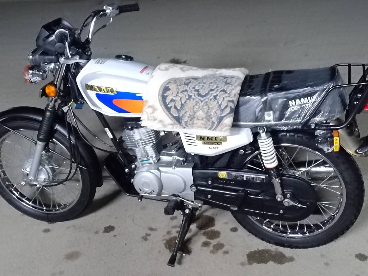 دراجه للبيع 21 اصلي بس مكينه انتنس القديم مو الجديد للبيع سعر خاص. 
***********
