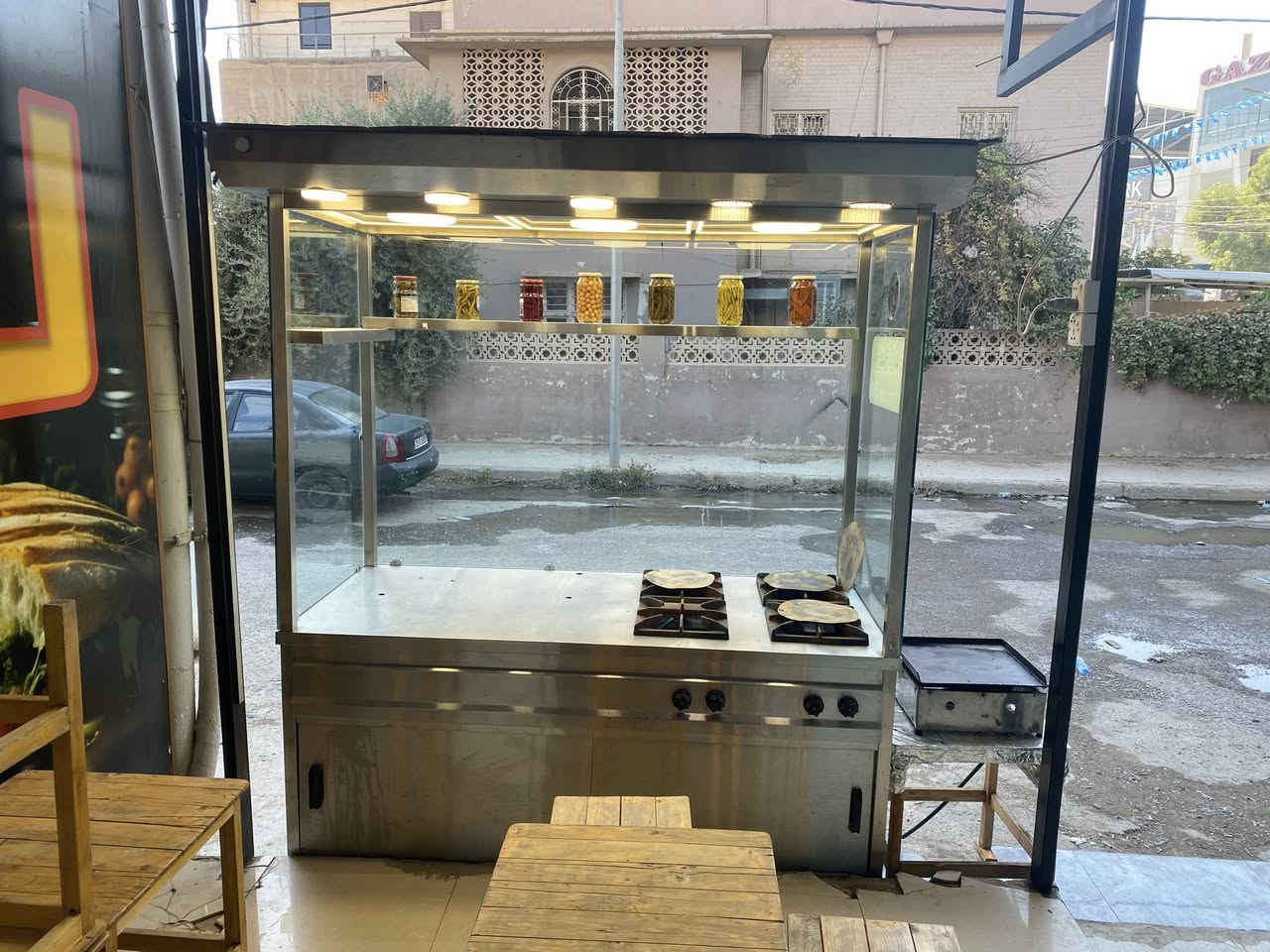 غراض مطعم للبيع كامل مكاني كركوك الي يريد يراسلني او اتصال على الرقم ***********
