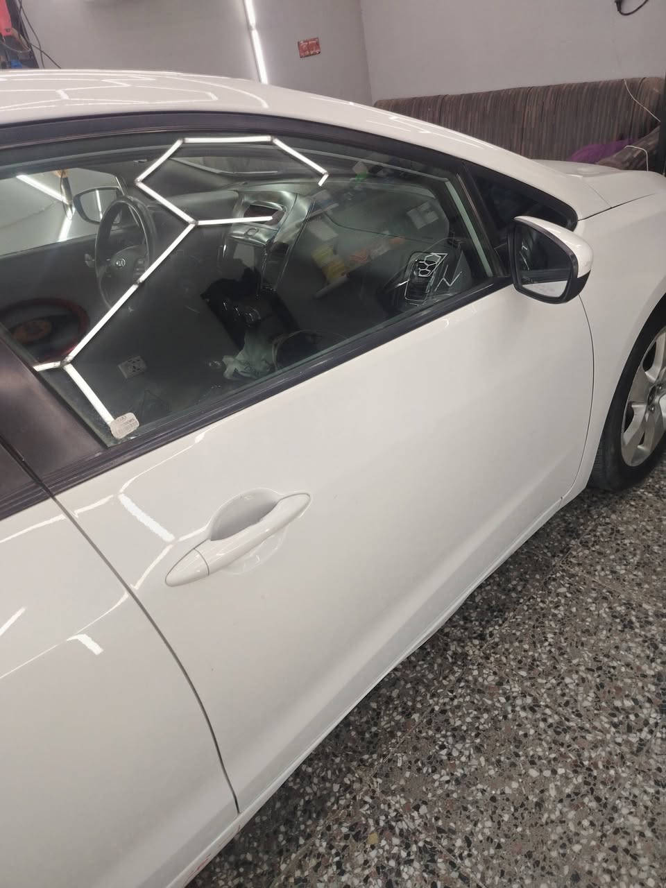 فورتي
2018
حادثهة قبق جنطة فقط مواصل الحوض امبدل او مصبوغ بيهة طخات بل دوسات سببهة نزلت الرصيف
بدون دواخل
بدون ايرباك 
تحكمات ستيرن
مثبت سرعة
حساسات خلفيه 
صدر امامي خلفي جديد
جامة امامية جديدة
باتري جديد
تخم تاير
داخلهة نضيف 
مشط جديد
مبولشة كاملة
شاشة+ كامرة
رقم اربيل الجديد شرط التحويل بسم عربي
نقصهة بس سايق كاملة والكمال لله
سعرها128 اوبيهة مجال بسيط
مكاني بغداد البياع ***********
