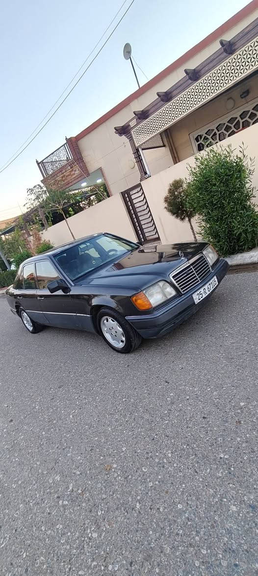 مارسدس موديل 91 محدثة 93
بجم بيبي شبح
محرك بطة 3000 
بيه منظومة غاز
تبريد وتدفية شغل 
كير و محرك مابية عيب
قواعد دبلات مصلح 
دخلها جديدة بطاين بردات 

سعره 55 بيه مجال
مكانه بكركوك 
*********** كركوك, العراق
