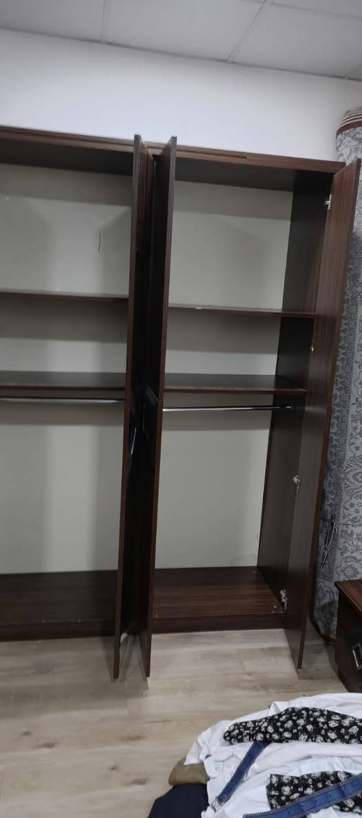 غرفة تركيه ٦ أبواب ٥ قطع مع دوشك السعر ٣٥٠ الف عنوان السليمانية كاني كرده شارع السايدين قرب صيدلية باندا موبايل ***********وتساب
