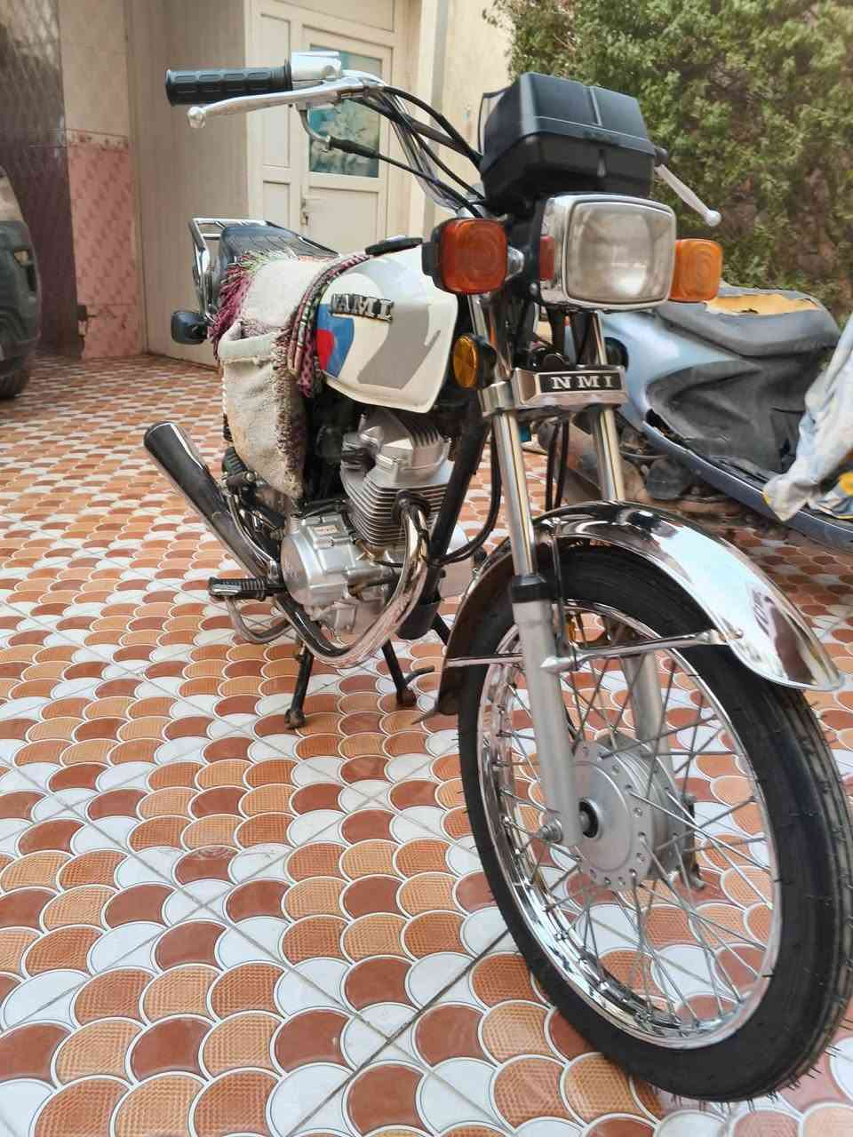 سلام عليكم شباب هاي نامة امتياز بيهة غراض مال نامة شلامجة موديل 23طالعة24 مكاني الحلة طهمازية  قرب مركز سيف سعد شرطة شراي بخدمتة سعرة 600وبيهة مجال شراي بخدمتة ***********رقمي
