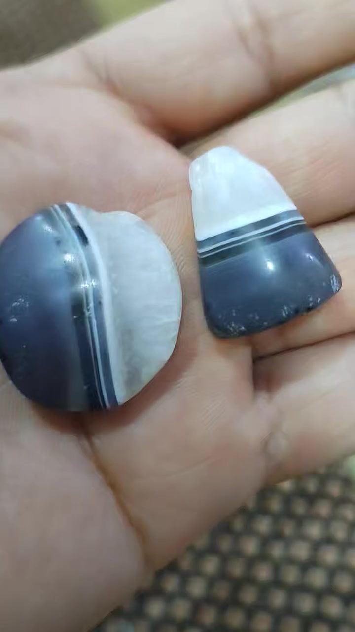 حجر جزع قديم للبيع سعر خاص اتصال على الماسنجر


**إذا كنت صاحب هذا الإعلان وتريد حذفه لأي سبب، رجاءا أرسل رسالة إلى الدعم الفني**