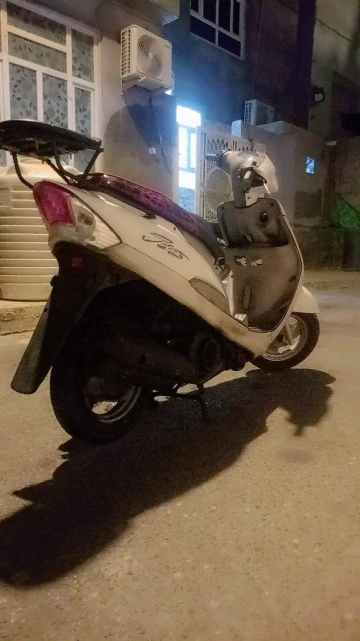 غجمه بلاديه كلها مانقصهاشي سلف هندر كهربائيات خيرمن الله جاهزه ماتخسر عليه ربع مامفتوحه السعر 650وبيهامجال رقمي ***********
