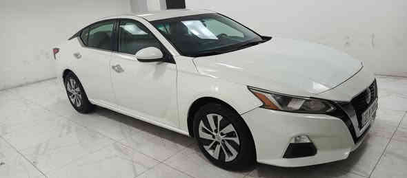 سلام عليكم البيع 
نيسان التيما 2020 رقم اربيل دولي السياره ماشيه 80الف وارد امريكي بيه قطعتين ونص سونار 
مرفق بلصور فئه الـS المواصفات(بصمه ابواب؛ بصمه تشغيل؛تشغيل عم بعد؛بصمه صندوق؛شاشه بلاديه؛شاحن موبايل وايرلس؛كامره خلفيه؛مثبت سرعه؛ مانع انزلاق؛كشن السايق كهرباء؛السياره بأسمي تحويل ثاني يوم السياره احلى من الصور گير مكينه بشرط كله مكفول شرط محرك 4سلندر 2500  تخم تاير جديد صدر أمامي خلفي مكفول السياره ربع متصرف عليها 
السعر -138 وبيها مجال
وهاي رقم موبايل ***********
مكان السياره كلار
