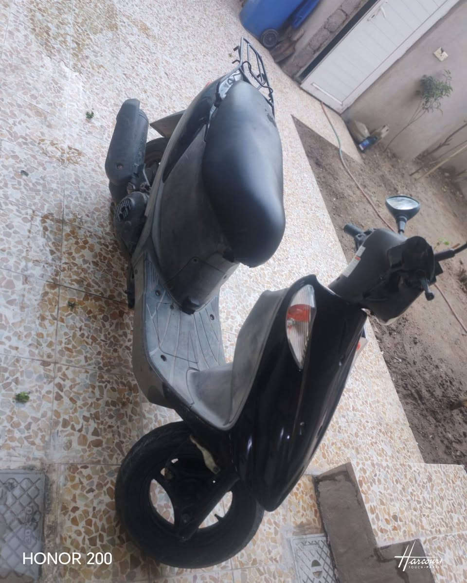 للبيع دراجة ادرس ياباني 🔥
شغل مرتب 
هندر وسلف شغال 
الكهربائيات كلها تمام
شلعة معدل  تشلع الكاع وشكلها حلو بالطريق 😎
الدبلات جدد 
ماطور مال شحن دخول جديد 

دراجة للمرتبين اذا انت مهمل لا تتعب روحك بياع شراي لا تطبلي
السعر 800 وبي مجال للناس المرتبه تواصل واتساب ***********  اوخاص
