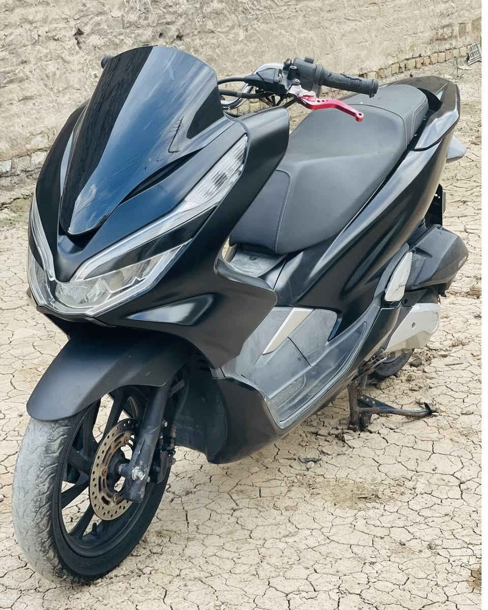السلام عليكم

جيل ثالث وارد كوري 2020  PCX

كفاله عامة

اللون اسود

حساس ازدحام

تدفئه يدات

السعر  13 ونص وبيهة مجال

المكان بغداد المعامل   حي النصر

للاستفسار ***********  متواجد واتساب
