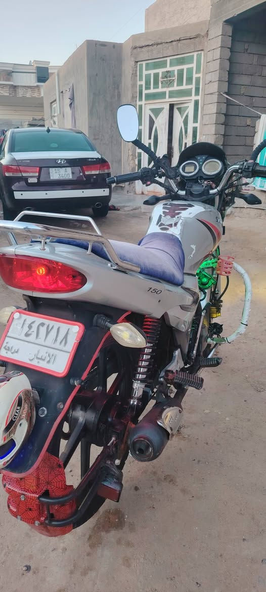 سلام عليكم ورحمة الله اخوان
سايم 2013 للبيع محرك فول مكفول  لا تنقيص ولا تبخير كهربائيات كلهه شغاله  مرقم سنويه تنتهي 2028لوان رصاصي تايرات بعدهن جدد كما موضح بصور السعر 1150
تواصل علا رقم ***********
