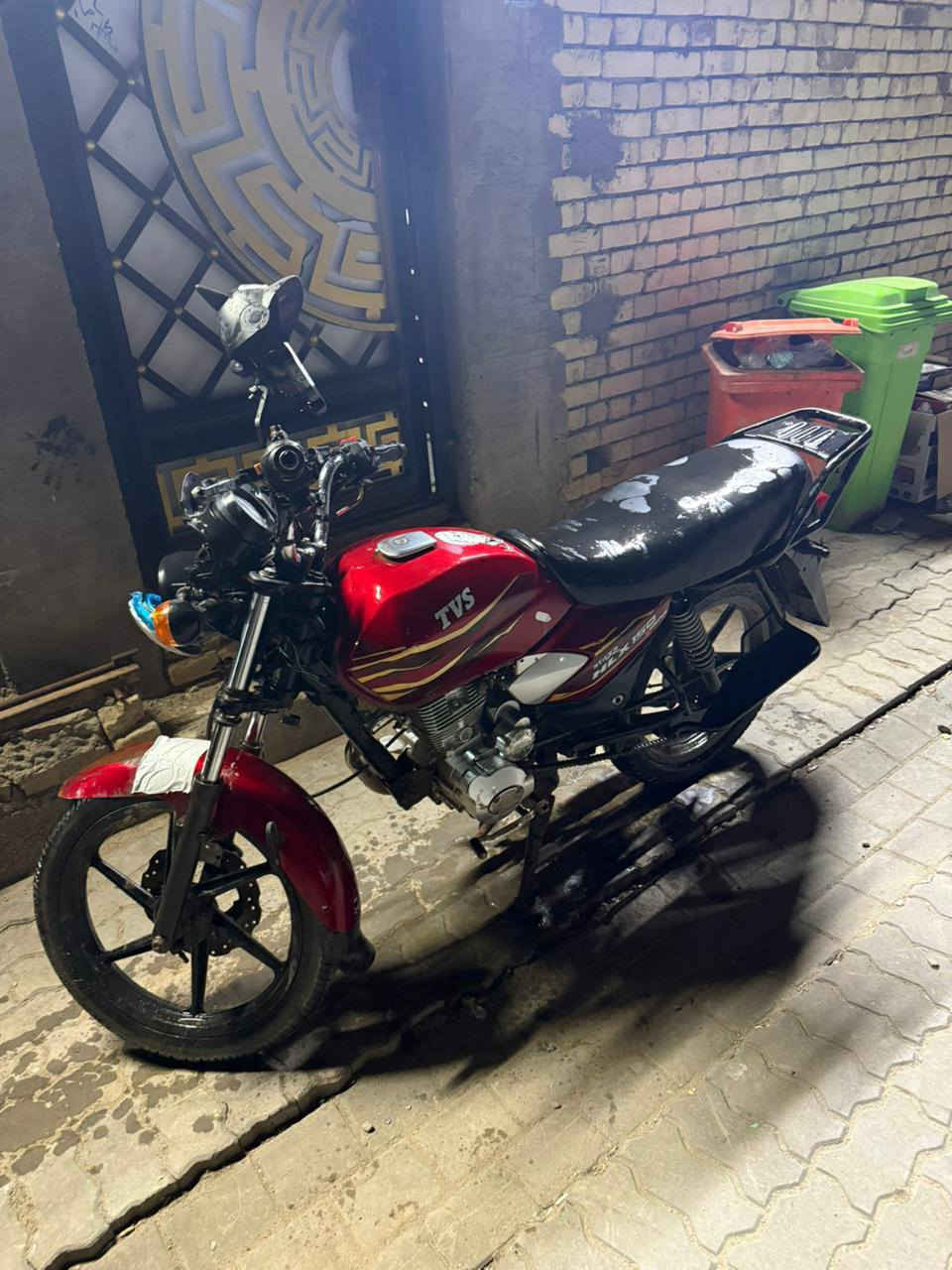 السلام عليكم tvs موديل 22 الدراجه بيها مكينه جديده مال ستوته mtR الاصليه رقم و سنويه الدراجه خير من الله بس متروكه يراد الها شويه ترتيب و اني عندي ضرف و ما الحك سعرها مليون و 300 بيها مجال حك الجيه عنواني التنومه الاكوات


**إذا كنت صاحب هذا الإعلان وتريد حذفه لأي سبب، رجاءا أرسل رسالة إلى الدعم الفني**