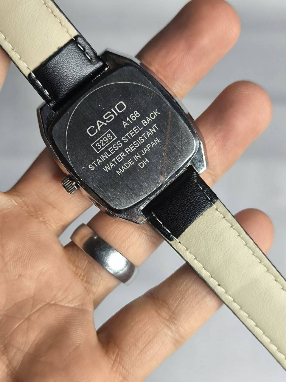 كاسيو  CASIO وارد اوربي DHL
تحفه فنيه قطعة ولا غلطه
ساعة من الستانلس ستيل طلاء ثابت
ميناء مميزة مزودة بمنفذ تاريخ شهري + اسبوعي 
زجاج معدني ضد الخدش 
مقاومة ماء وغبار 
سير جلد 
مختمه بالكامل

القطعة ما تتفوت 
سعر :- 20 ع اول تم 
ملاحظة :- قطعة واحده فقط 
للحجز والاستفسار يرجى الاعتماد خاص


**إذا كنت صاحب هذا الإعلان وتريد حذفه لأي سبب، رجاءا أرسل رسالة إلى الدعم الفني**