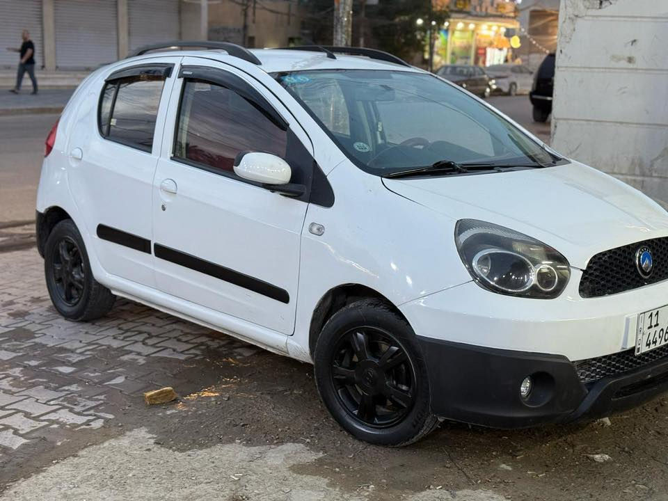 جيلي باندا كروز موديل 2013 كير اوتوماتيك تخم تاير جديد السيارة في حالة جيدة  رقم بغداد الجديد  السعر 57 العنوان بغداد رقم الهاتف ***********
