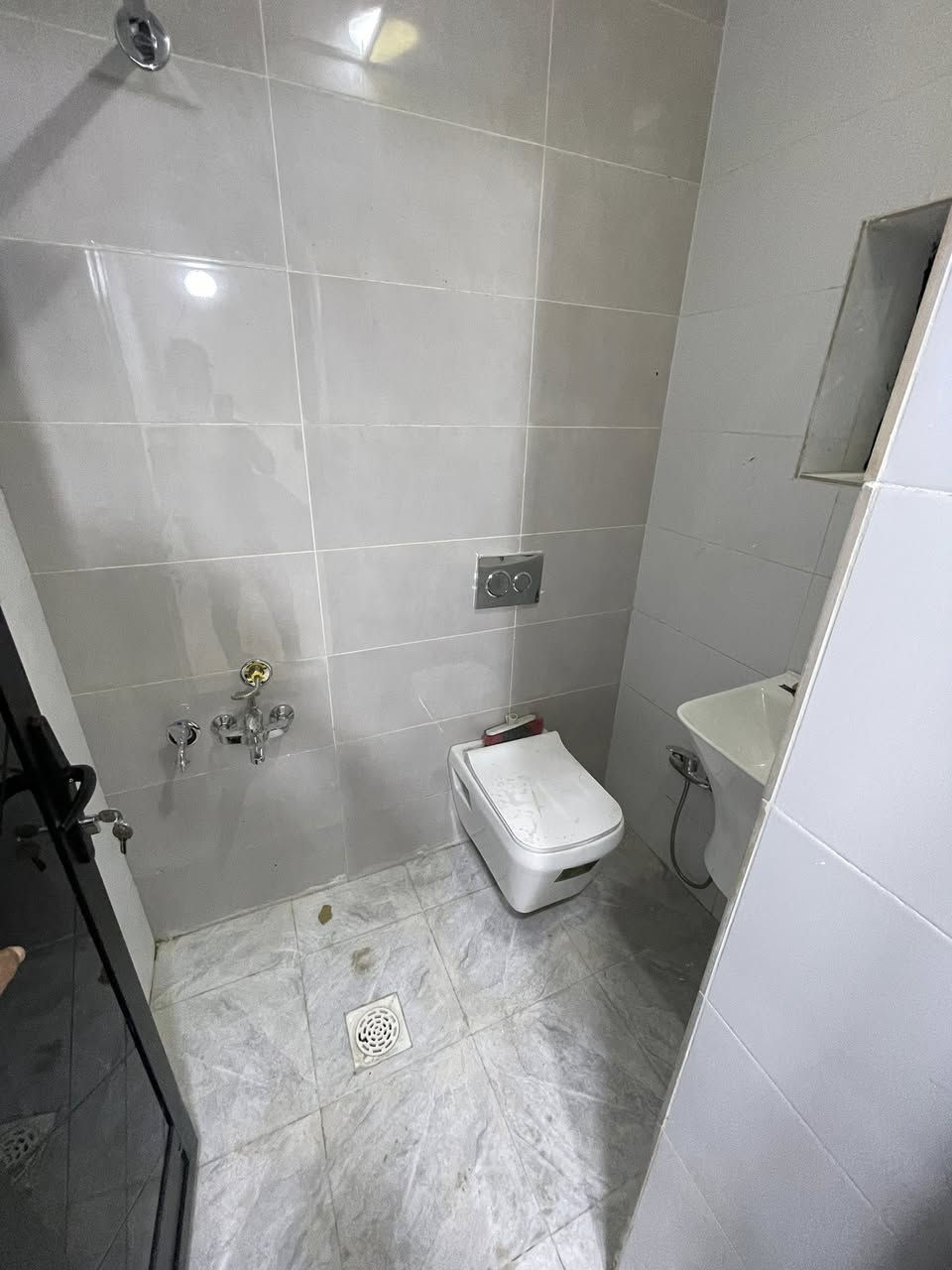 🏠بيت للبيع 🏠السعر💵/132❤️✌️❤️
📍الموقع/الشعب ضباط الكويتي 

📌المساحة/35واقع حال 40

محتويات ال🏠بيت/استقبال .مطبخ حار بارد.صحيات

الطابق الثاني/غرفة نوم.صحيات 

الطابق الثالث/غرفه نوم.بيتونه.سطح

📍عنوان المكتب /شارع الأسواق المركزيه قرب مسبح الشعب

📞*********** محمد صگبان

📞*********** سيد عباس

ملاحظة / العنده عقار 🏡 للبيع او بيت للايجار  ويريد يبيع او ايجاره دزونه كافة التفاصيل العقار مع ذكر السعر ورقم التلفون ☎️وان شاء الله باقرب وقت
