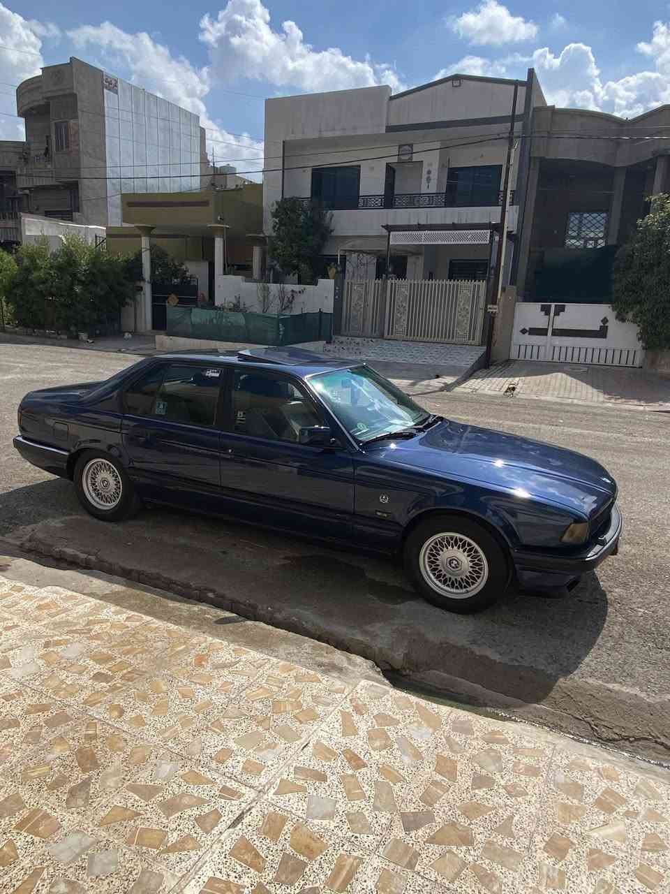 730 V6 موديل 93 فول فول محرك كير بااشرط رقم وهزه وسنويه جديد بدون ضرر صبغ جماليه فقط سعر 65 وبيها شويه مجال مكاني كركوك ***********
