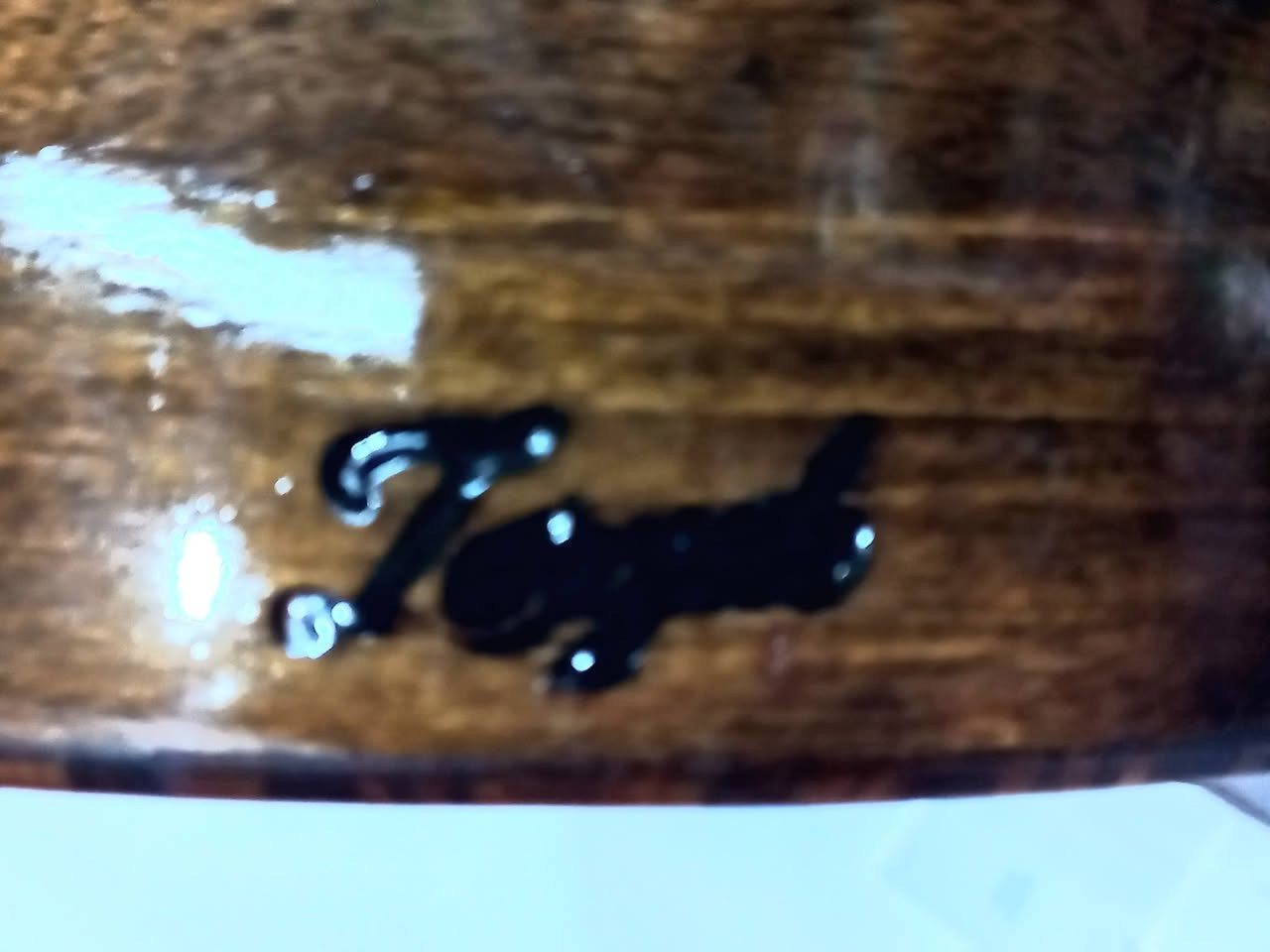 عود سوري زرياب للبيع سعرة 125 الف هذا رقمي وبي واتساب *********** مكاني بغداد/ البياع (يوجد توصيل بغداد والمحافظات باجور )
