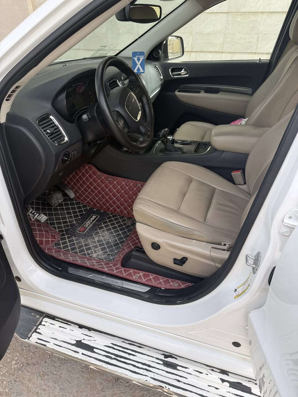 السلام عليكم

🚨 دودج دورانغو المرغوب GTفول مواصفات للبيع 🚨

موديل: 2109 -لون ابيض خليجي من شركة هارلم 

مرقم بغداد باسمي مكانه النجف

المسافة: 94كم فقط

المحرك المرغوب : سته سلنتر
 
السيارة نظيفة جدًا وبدون أي نقص.اخوان فقط بيه شخوط مامصلحه 

💎 المواصفات:

فتحة سقف بانوراما

تشغيل بصمة + بصمة أبواب 

كشنات جلد كهربائية مع خزن وضعيات

تبريد + تدفئة للكشنات

ستيرن كهربائي + تدفئة + شفتات

شاشة كبيرة مع نظام ملاحة وخرائط

– 

وضعيات قيادة (Eco / Sport)

تبريد 3 مناطق

تشغيل عن بعد

دفع رباعي (4x4)

صندوك كهربائي

حساسات خلفية + مانع انزلاق

لايت LED زينون

أبل كاربلاي + AUX

Auto Stop (توقف ذاتي)

الموقع محافظة النجف الاشرف

📞 للتواصل: ***********

السعر واتساب اخوان عندي ملاحظه اي شي اتصل تدلل
