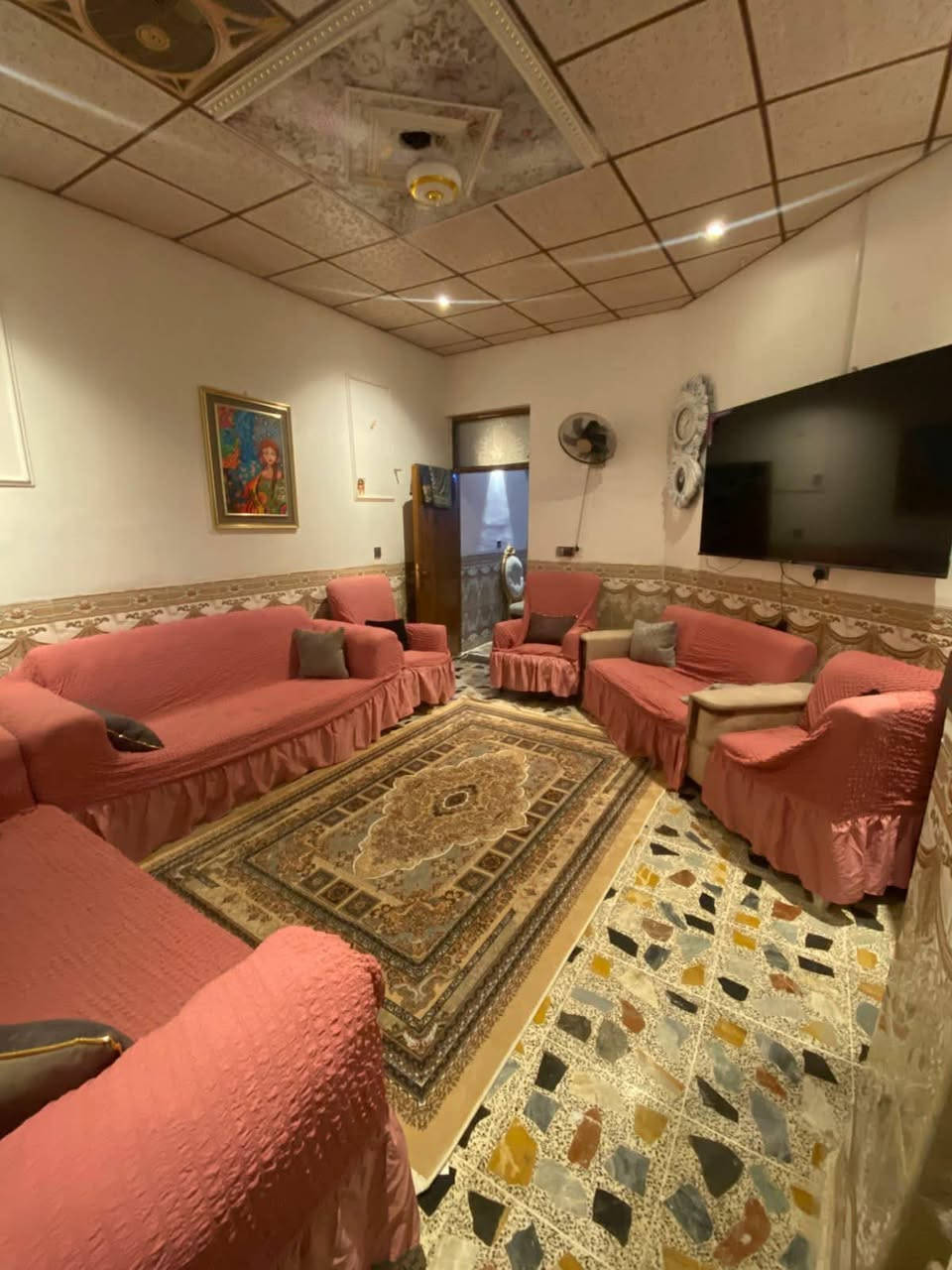🏠 دار للبيع في منطقة التصنيع 🏠
فرصة مميزة لامتلاك منزل في موقع حيوي!
📌 تفاصيل العقار:
 المساحة: 150 متر مربع.
 السند: طابو ملك صرف (تحويل مباشر).
 الموقع: بغداد -  المدائن منطقة التصنيع.
💰 السعر والتفاصيل الإضافية:
 لمعرفة السعر والتفاصيل الكاملة، يسعدنا تواصلكم معنا مباشرة.
📞 للاتصال والاستفسار:
اضغط على الأرقام التالية للتواصل المباشر (اتصال أو واتساب):
 ***********
 ***********
