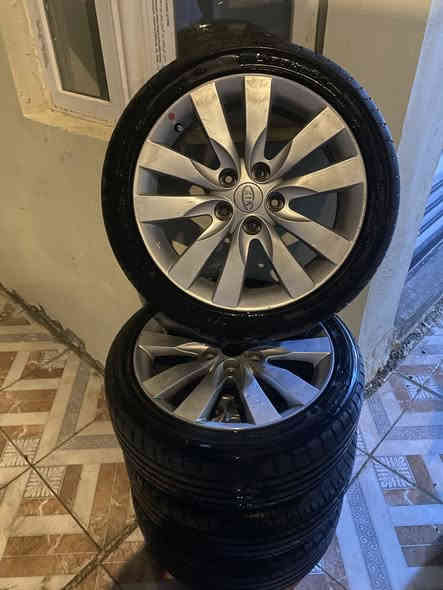 ويل سيراتو حجم ١٧ للبيع 
السعر ٢٥٠ مكاني نجف 
***********
