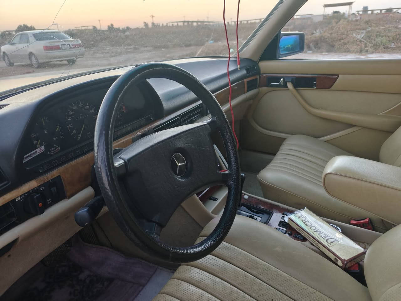 مارسيدس موديل 89 باسمي مكينه 300بلاد دبل اريل دبل فيت بم رقم بغداد باسمي صدر امامي خلفي 
السعر 75 وبيهه مجال قليل ***********
