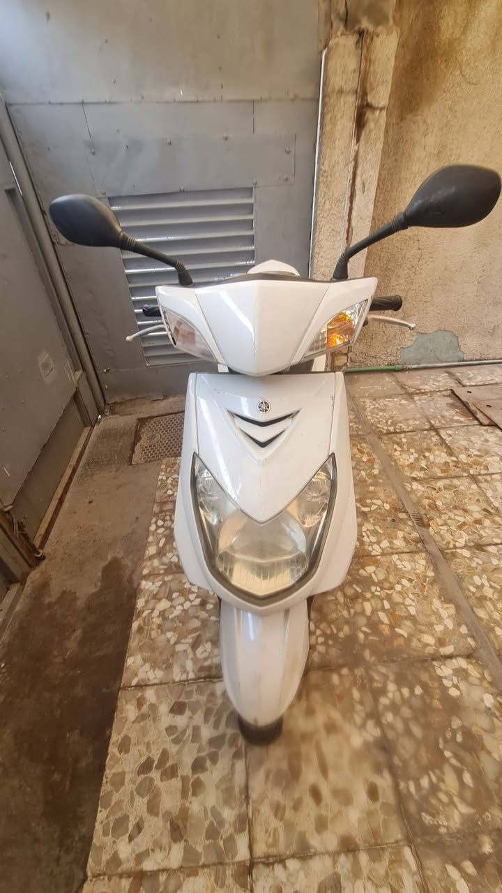 سكنس فحل ياباني نوزل خطين قبق بانزين نفخ حساس مكينة دراجة مكفولة مكينة بلادية وتكدر تجي وتشوف وتاركها صار شهر وهسة قفلت الا ابيعها + نقص تاير خلفي وجوزة فقط 
السعر مليون و150 الف وبية مجال اني والدراجة  
مكاني الحرية دور نواب الضباط
*********** بي واتساب وكلشي دك دز رسالة ترمش
