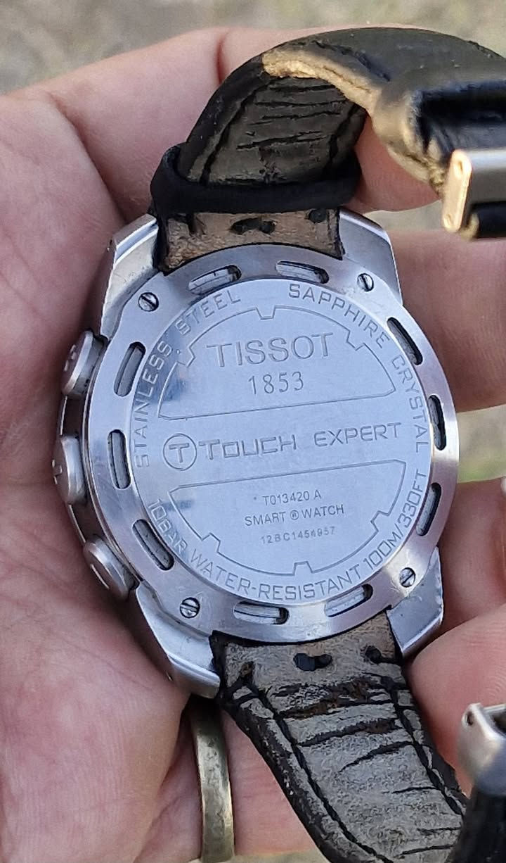 تحية طيبة 
تيسوت تاج
 سويسرا 🇨🇭 أصلي 
بك أصلي سير مستبدل 
مديل غني عن التعريف 
رنك الخارجي دوار 
بوصله 🧭
القطر ٤٢
درجة الحرارة 🌦
عداد ركض مؤقت ⏱️
أكثر من منبه ⏰️ 
السعر ١٧٠$


**إذا كنت صاحب هذا الإعلان وتريد حذفه لأي سبب، رجاءا أرسل رسالة إلى الدعم الفني**