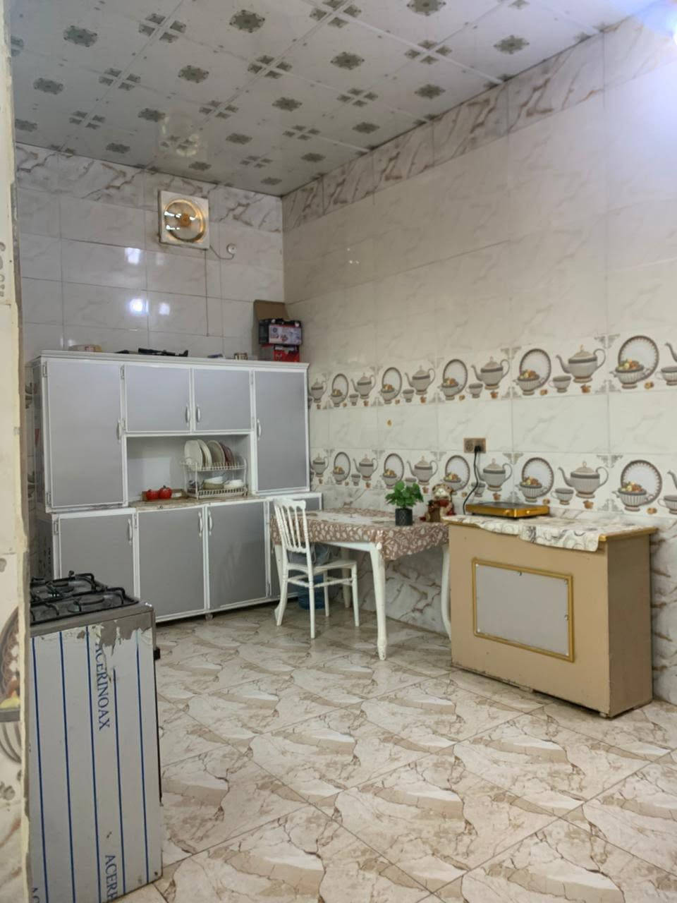 السلام عليكم بيت مساحه 100 ركن زراعي وصل طابو 
مكانه الناصريه سبل بضهر مكتب ابو ساره قريب عل مجاري يتوفر ماي وكهرباء وامبير ومدرسه شارع مرتب وحلو يتكون من غرفتين وصاله ومطبخ وصحيات داخليه وخارجيه واستقبال السعر 35 وبي مجال للشراي بعد لمعاينه للتواصل ***********
