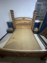 غرفة أخشاب للبيع بدون ميز تواليت السعر 200وبيهه مجال بسيط 07733188681ل...