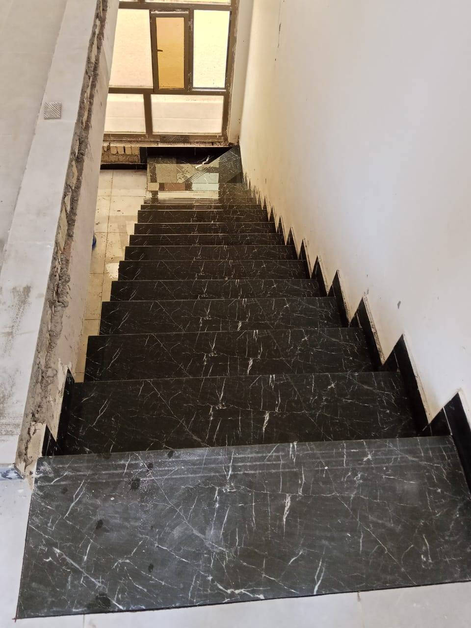 السلام عليكم كادر مصري لانواع التطبيق البورسلين والسيراميك والكاسي والمرمر والجدران بارضيه وبيات درد شغل درجه اولى اسعار مناسبه للجميع متفرع التواصل على الواتس ***********
