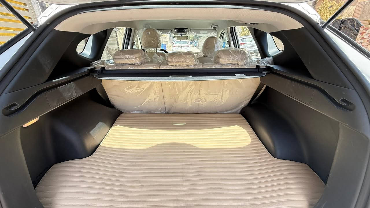 نوع توسان خليجي فئة Base
فول عدا بنوراما 
ماشيه 50 
خليجي 
محرك 2000 اربعة سلندر 
5 راكب 
مقاعد جلد 
نظام كار بلي 
بعد بيه مواصفات
رقم الهاتف *********** 
العنوان بغداد التاجي  
السعر 207 وبيه مجال حق الجيه
