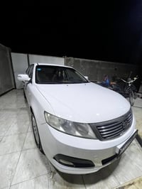 كيا اوبتيما • ٢٠٠٩ • مكينة ٢٠٠٠],