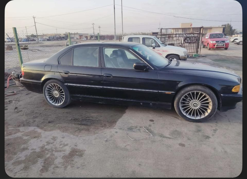 سلام عليكم
بي ام للبيع او المراوس بي ام خفاش 6 سلندر كير اوتاماتيك سياره نظيفه بمعنى الكلمه رقم دولي سليمانيه سعر 70 وبيه مجال حك الجيه 

للاستفسار *********** واتساب فقط
