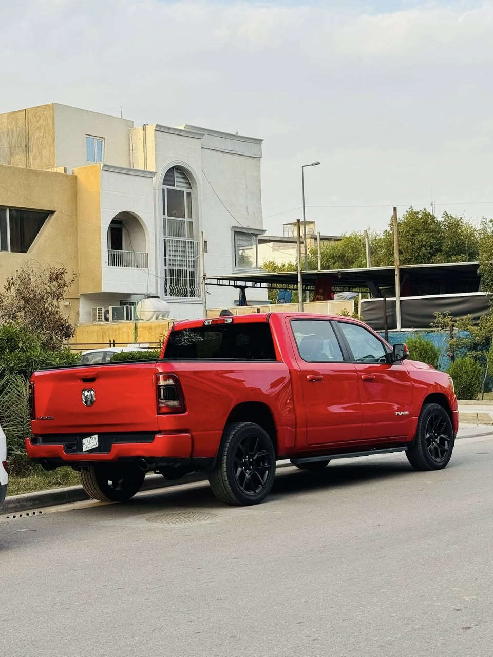 ياالله
السلام عليكم دوج رام2024 لارامي  وارد امريكي

حجم المكينه : 5.700 V8 

المسافة المقطوعه :25 الف ميل

الضرر : جاملغ وبنيد بدون دواخل شاصي مكفول  
   
#مواصفات

1.شاشه كبيره

2.بصمه

3.تشغيل عن بعد

4.كامرا

5.ويل كب

6.كشنات جلد

7.هيترات بلكشن + تبريد

8.رادارات 360
 

9.كشنات كهرباء

10.لايتات لد + زنون

11.كشافات 

12.اشاير بالمري

13.فور ويل 4x4

14.اتو ستوب

15. حساسات خلفي امامي

فول مواصفات مرقم بغداد

#السعر 360 وبيها مجال 
مرقم بغداد كامل بسمي

تفاصيل اكثر هذا رقمي*********** تحياتي

مكاني بغداد السيديه
