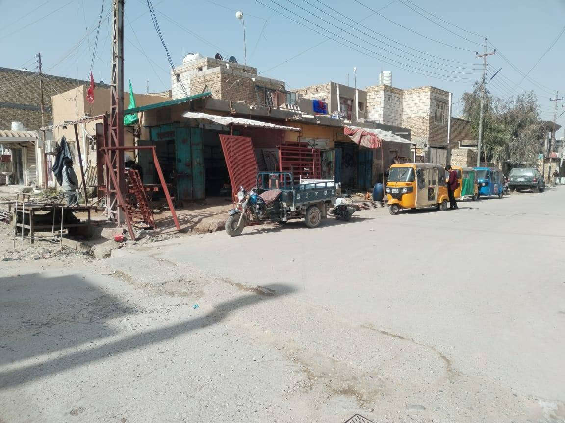 دار للبيع موقع تجاري 
المساحة ٢٠٠ متر  ركن على شارعين 
وجه على شارع الاطفاء والوجه الثاني على شارع الذهب 
للاستفسار الاتصال على الارقام 
***********
***********
