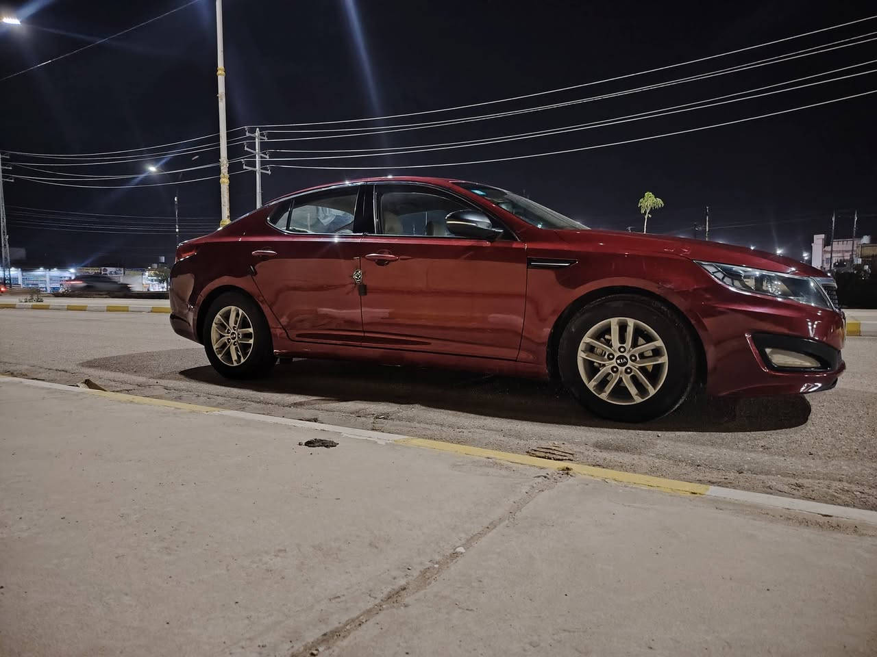 السلام عليكم ابتيمه موديل 2012
خلجي مكينه وكير خير من الله

تبريد ثلج

سياره نص فول

تحكم ستيرن

شفتات 

مثبت سرعه 

خمس تجاوي

سونار مرفوق بلمنشور صبغ باب سايق ومخاوين وياه شويه من باب العبري

سياره بسمي شخصيا رقم بغداد 

سعر ١١٥ وبيه مجال قليل

مكاني ذي قار الغراف 

 للستفسار ***********
