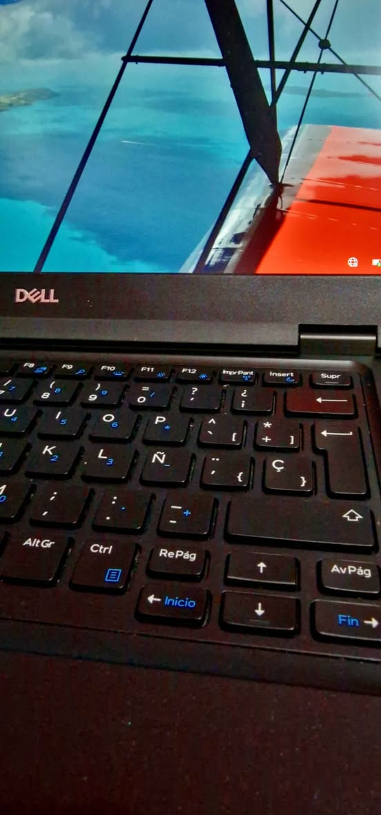 المعالج: Intel Core i5-7300U

 (i5-7200U.

الذاكرة (RAM):
  8 جيجابايت DDR4، وقابل للترقية حتى 32

 جيجابايت.التخزين:

 قرص صلب من نوع SSD   256 Gجيجابايت)

، مما يوفر سرعة عالية في الإقلاع وفتح

 التطبيقات.الشاشة: 

مقاس 14 بوصة، تتوفر بدقة HD ملعب, الراشدية


**إذا كنت صاحب هذا الإعلان وتريد حذفه لأي سبب، رجاءا أرسل رسالة إلى الدعم الفني**
