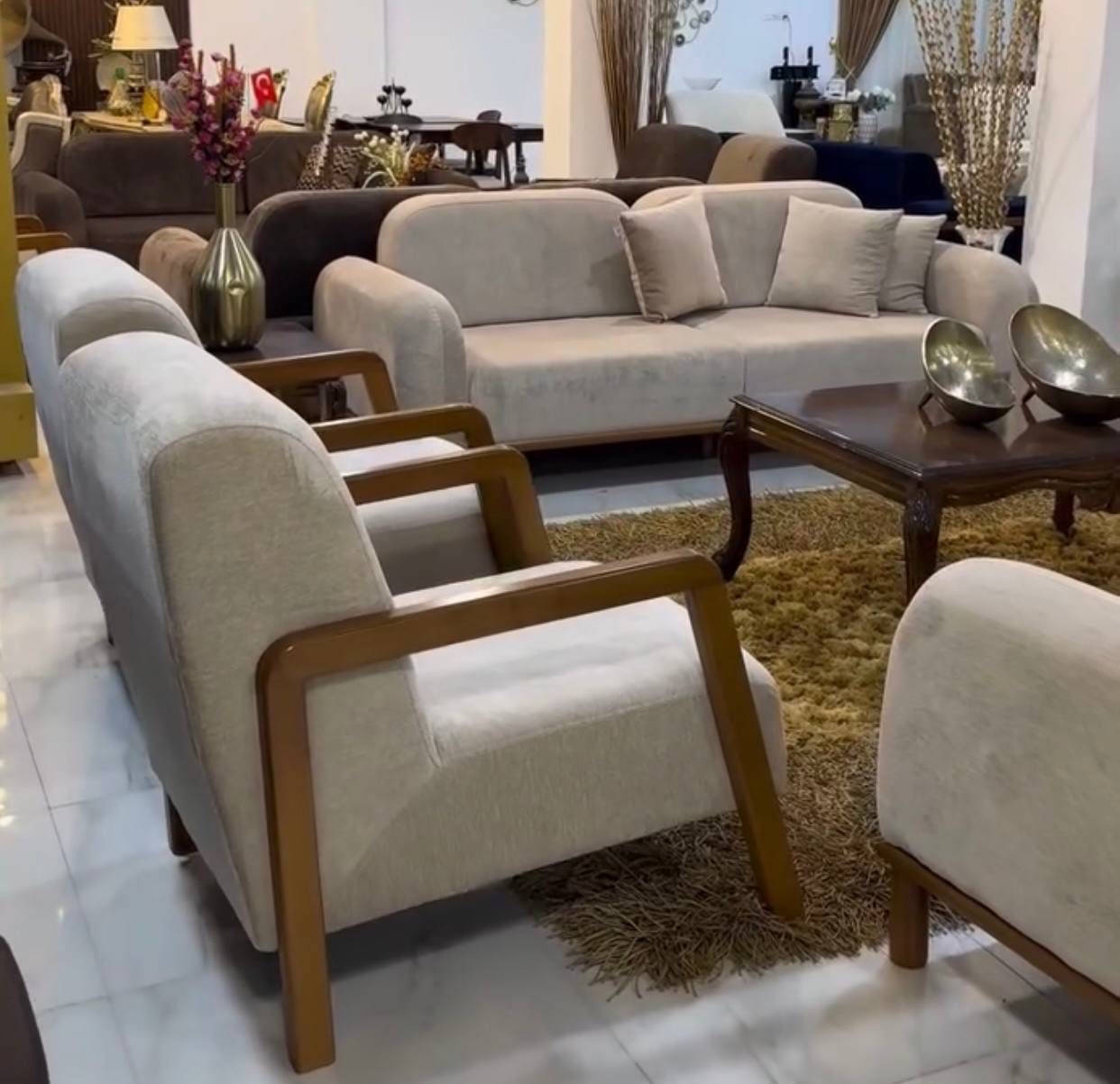 تخم مودرن تركي درجه اولى ماركه MODASOFA جديد
6 قطع / 10 مقاعد 
قماش كتان شاموه 
اسفنج طبي 
ظهر قلاب 
خشب زان 
لون بيجي

السعر مليون و 350 وبي مجال 
البصرة / القبلة
 
 واتس او اتصال ***********
