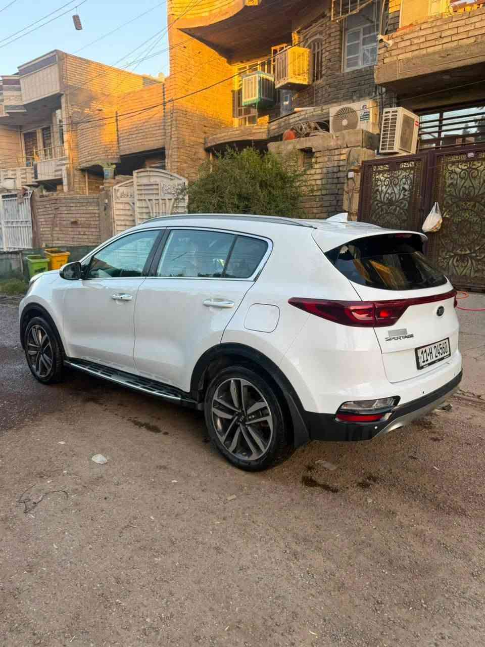 السلام عليكم سبورتج خليجي لشركه الدوليه فول مواصفات عده الفتحه بيها ملاحظات بصيطه تكحيل داير الجاملغ وبارد كد شبر ولباقي مكفول محرك 2000 دوش لعنوان بغداد الغزاليه ***********
