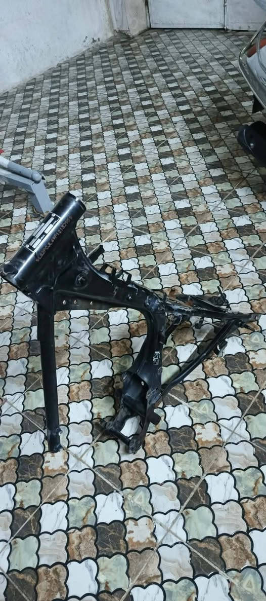 سلام عليكم شباب شاصي للبيع موديل 23 اوراق ستنساخ ***********
