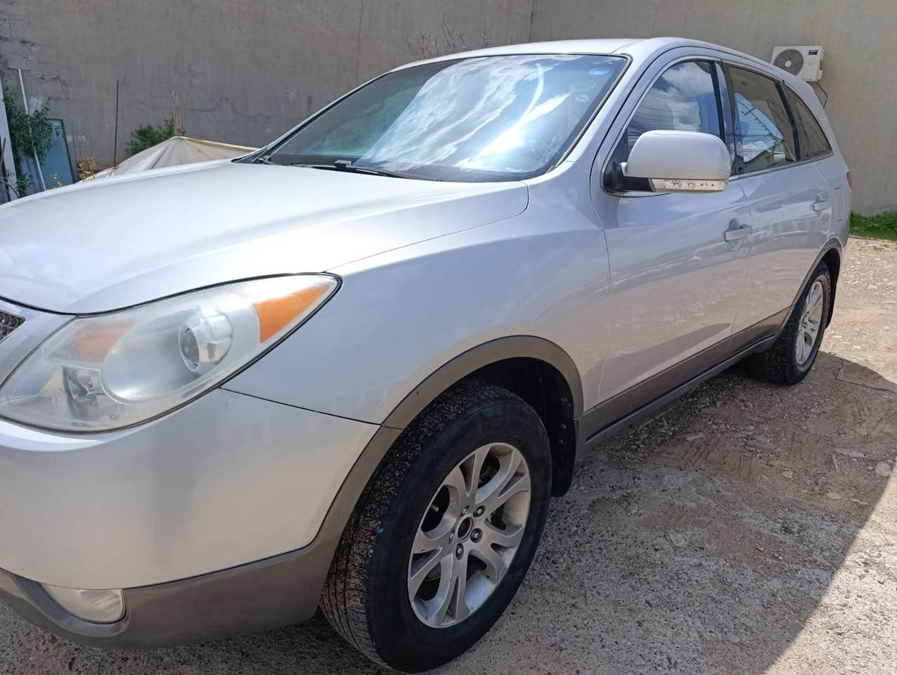 هيونداي فيراكروز ٢٠٠٨ حةوت نةفةرى V6 كير و مةكينة بةشةرتة سةنةوى ٢٠٢٣ خلاص بووة ته نها تكمةى سةر سةرى سايق و كةميك دةرگاى سايق بوياغة شتى بةركةوتووة باقى هيجي نيية بةناوى خومانة 
شوين هةولير 
سعر ١٠٠ كةميك مجال

هيونداي فيراكروز موديل ٢٠٠٨ سبع راكب ستة سلندر كير و محرك شرط سنوية منتهية بيها تكمة راس سائق و شوية من باب سايق واكع سيرامك بدون دواخل 
مكان اربيل 
سعر ١٠٠ بيها شوية مجال أربيل, العراق


**إذا كنت صاحب هذا الإعلان وتريد حذفه لأي سبب، رجاءا أرسل رسالة إلى الدعم الفني**