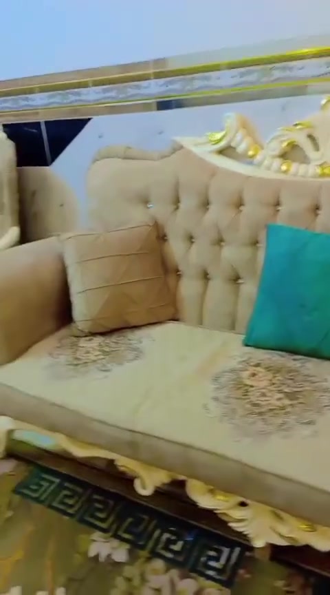 السلام عليكم ورحمه الله وبركاته تخم تركي كعب الغزال مستخدم قليل نضافه فول سبب البيع ضيق المكان السعر مليون ومئه وخمسين وبالعافيه على الياخذه ***********
