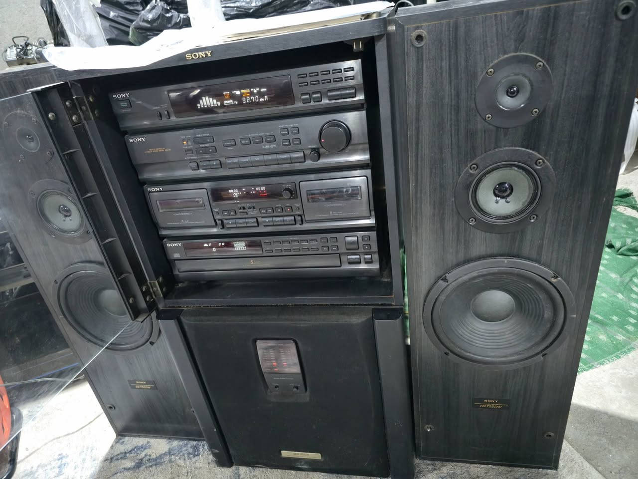 سستم. مضخم صوت ماركة سوني. جهاز. مختلف. باله استرالي. سستم. متكامل. شغال مكاني. سماوه ***********
