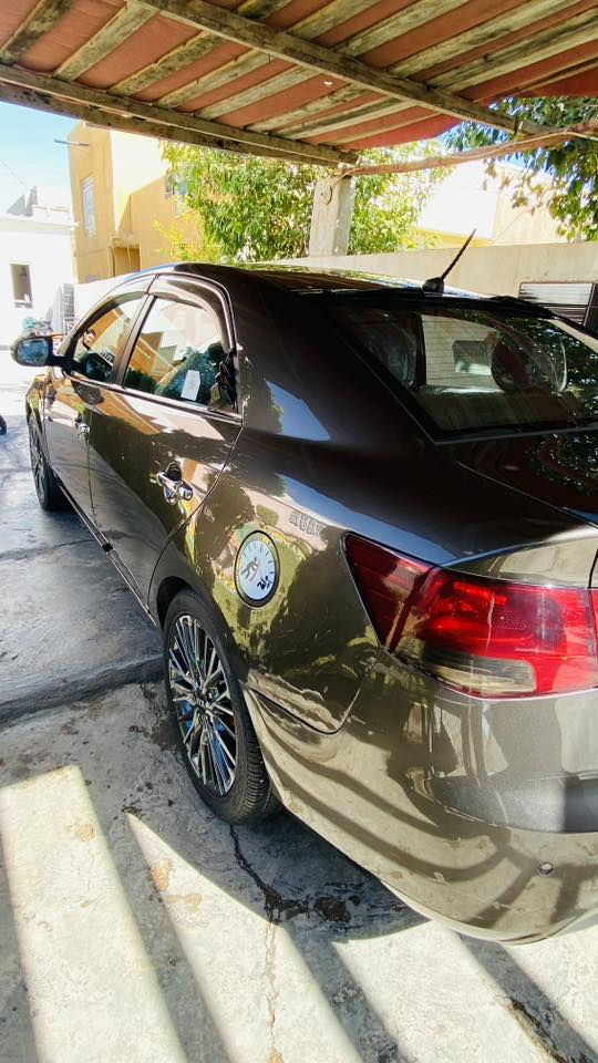 سلام عليكم
المواصفات:
للبيع كيا سيراتوا 2012
تحكم ستيرن جهتين
شفتات ستيرن
بدون فتحة
سويج
تحكم جام كهربائي
ويل سبورت
تخم تاير جديد
صدر حداديه كله جديد
رقم سليمانيه
كفاله عدا بارد بالجاملغ الخلفي
يدات نيكل 
لايت زنون عالي
أشاير بالمري
مكان الرمادي 
السعر والأستفسار على الرقم
***********
